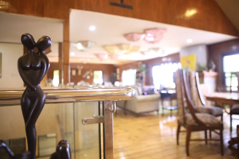The Lakeview Suites Tagaytay City Eksteriør bilde