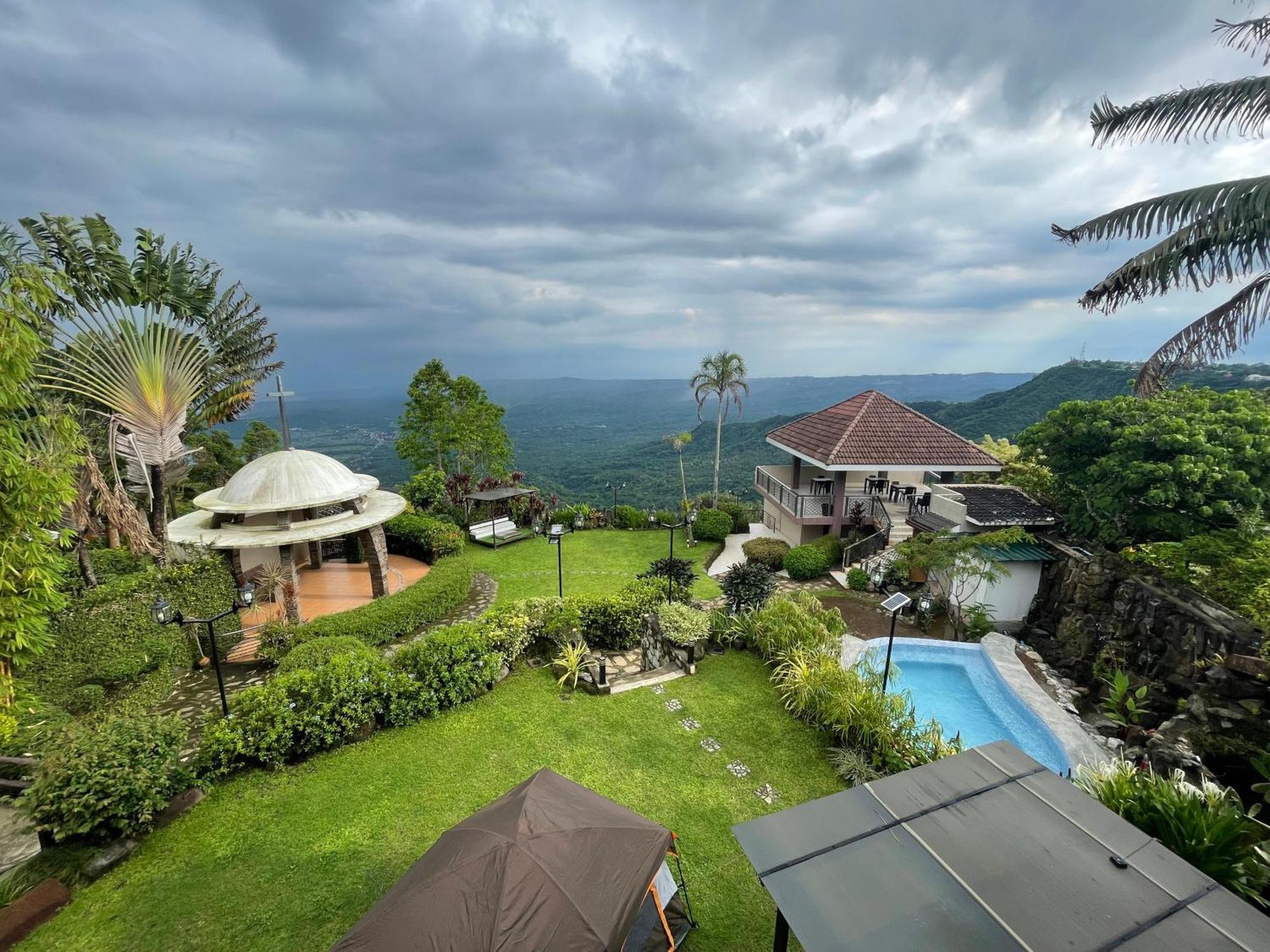 The Lakeview Suites Tagaytay City Eksteriør bilde