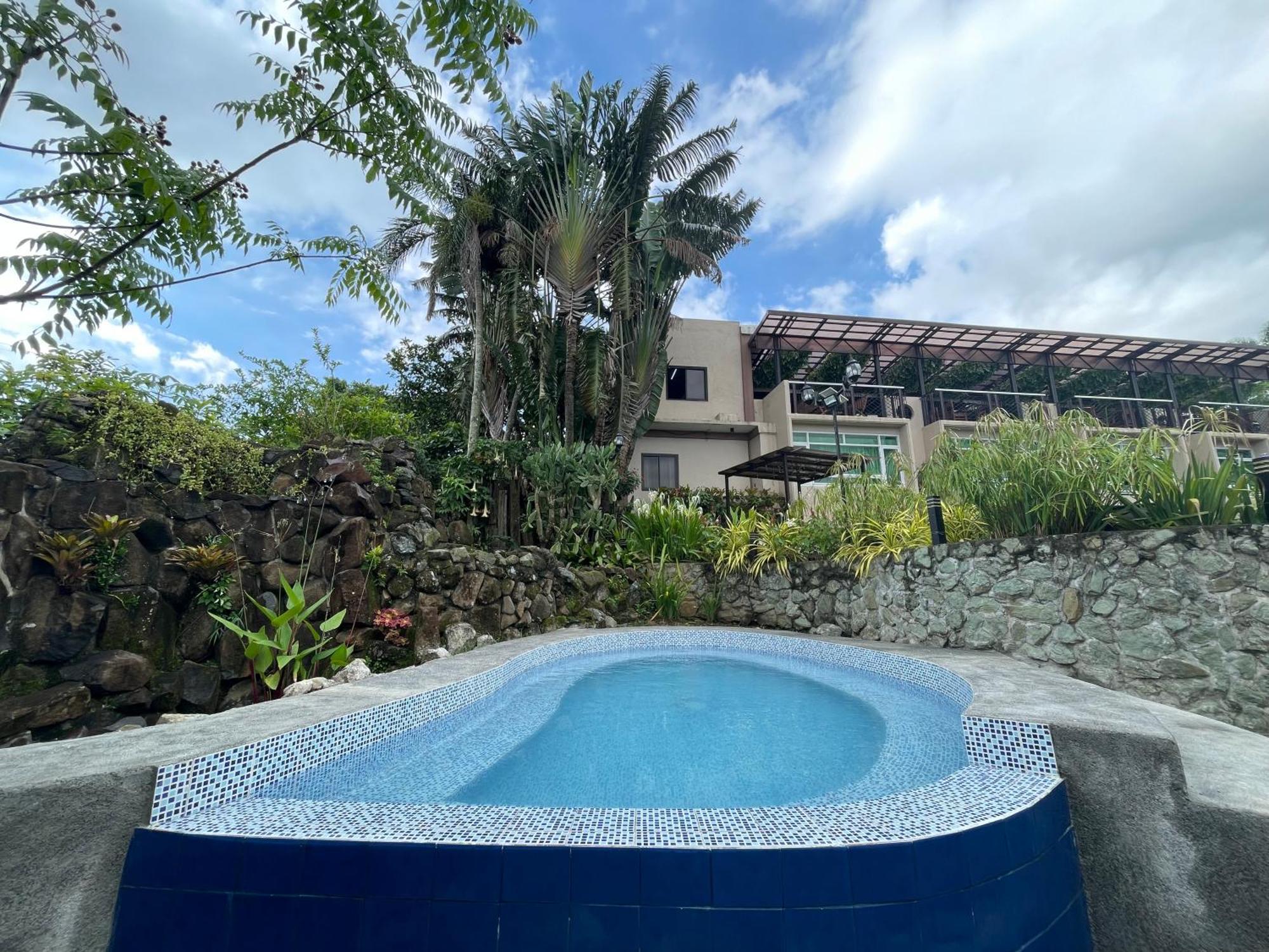 The Lakeview Suites Tagaytay City Eksteriør bilde