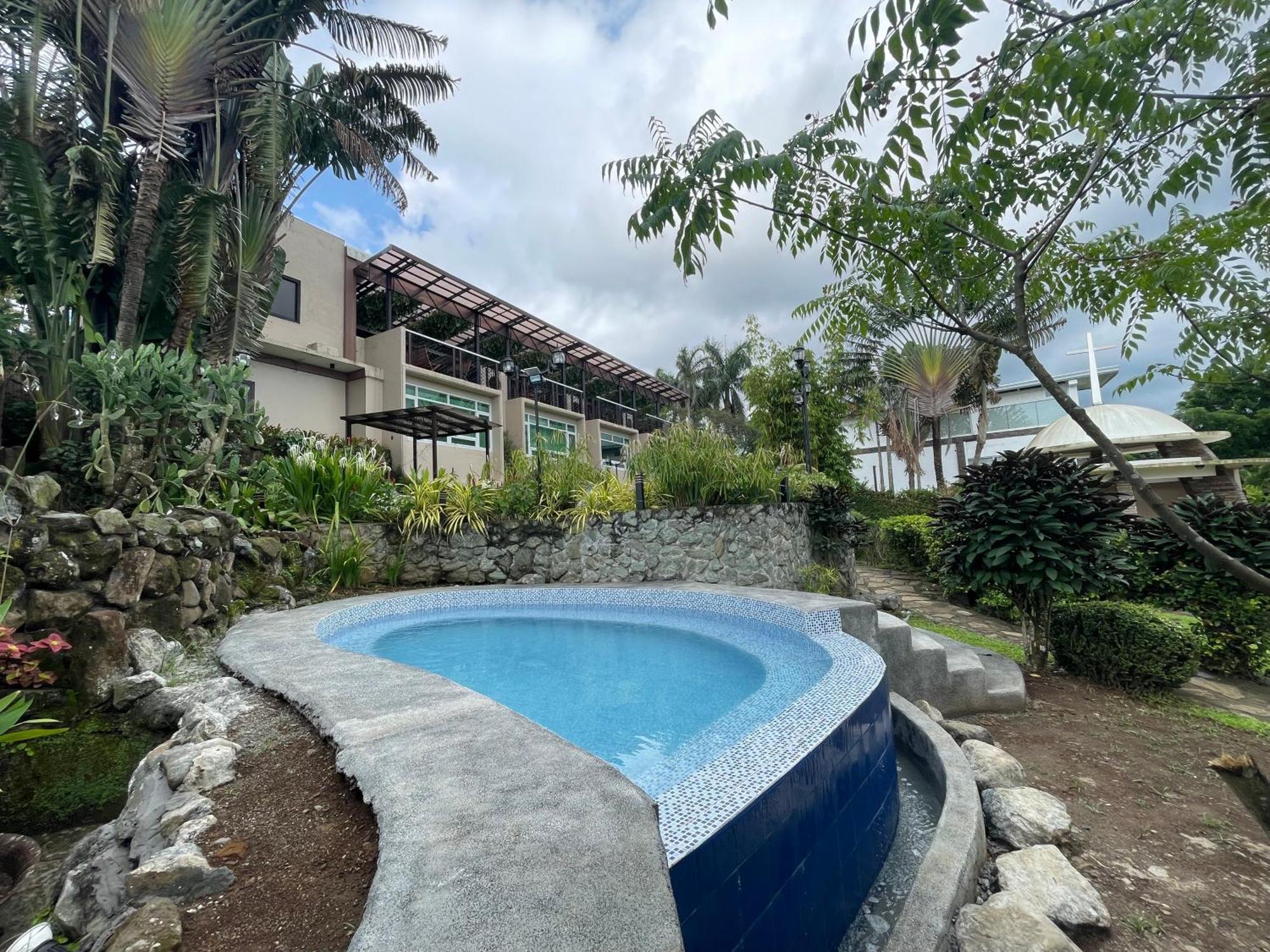 The Lakeview Suites Tagaytay City Eksteriør bilde