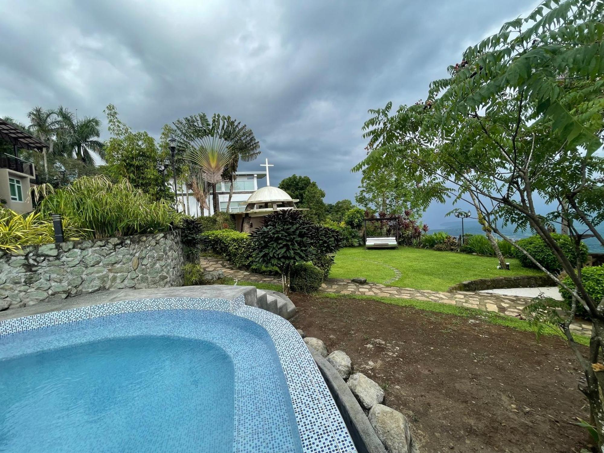 The Lakeview Suites Tagaytay City Eksteriør bilde