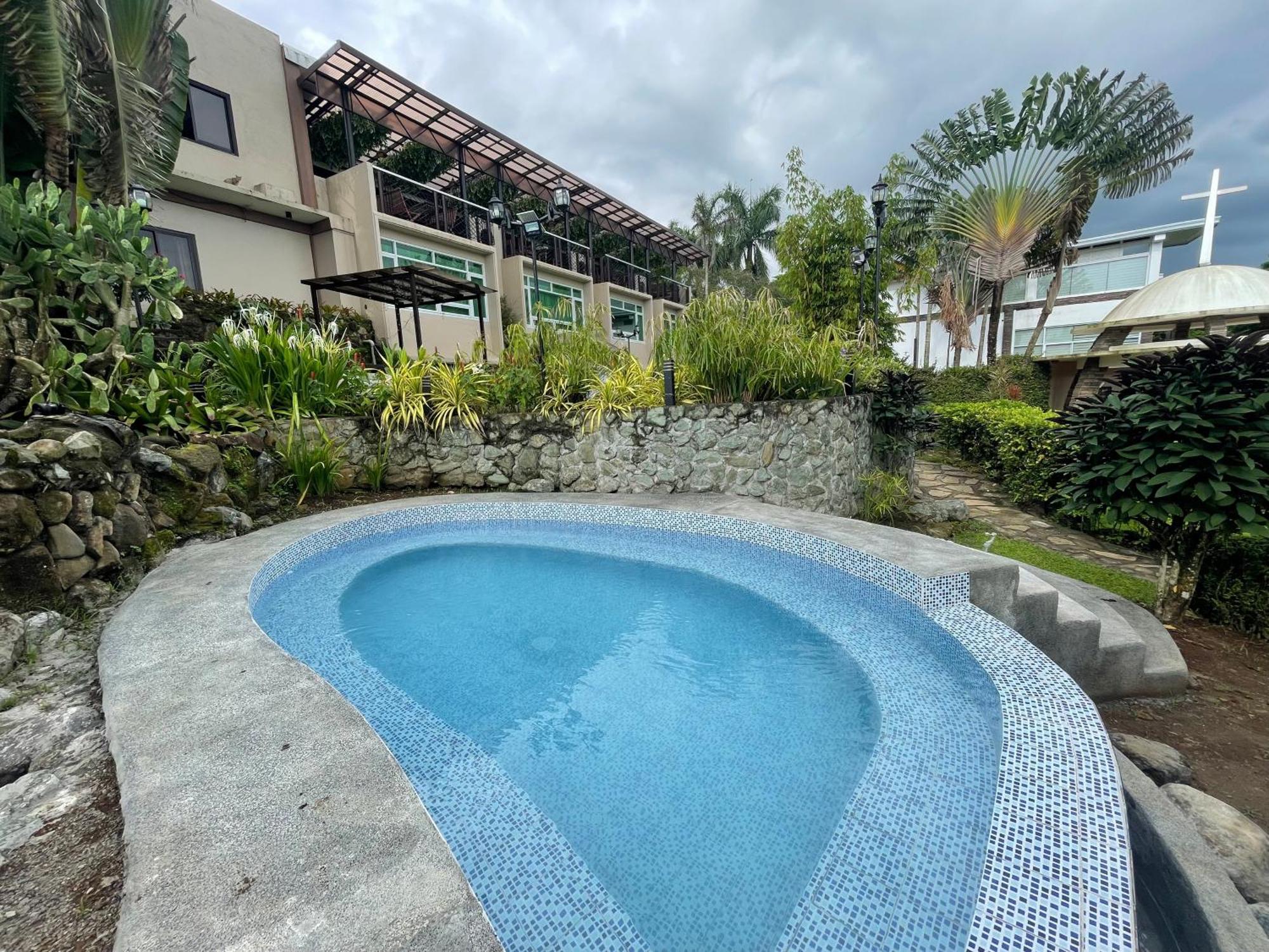 The Lakeview Suites Tagaytay City Eksteriør bilde